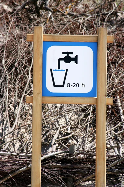 Segno del posto dell'acqua potabile — Foto Stock