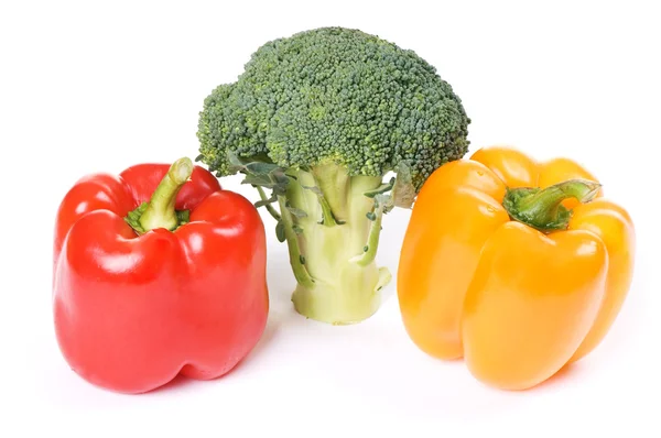 Kırmızı ve turuncu kırmızı biber brokoli ile — Stok fotoğraf