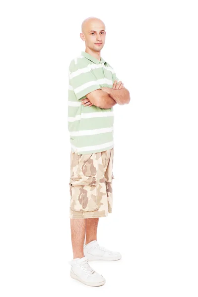 Портрет мужчины в полосатой футболке — стоковое фото