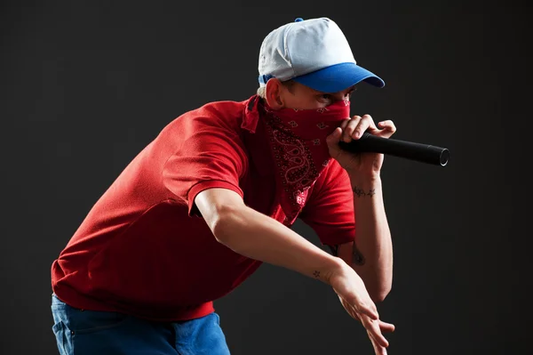 Rapper com microfone — Fotografia de Stock