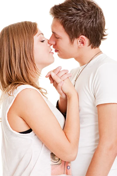 Schönes Paar küsst — Stockfoto