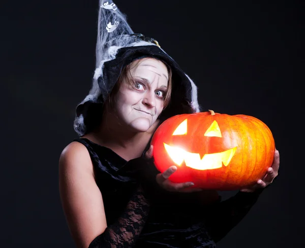 Хэллоуинский портрет ведьмы — стоковое фото