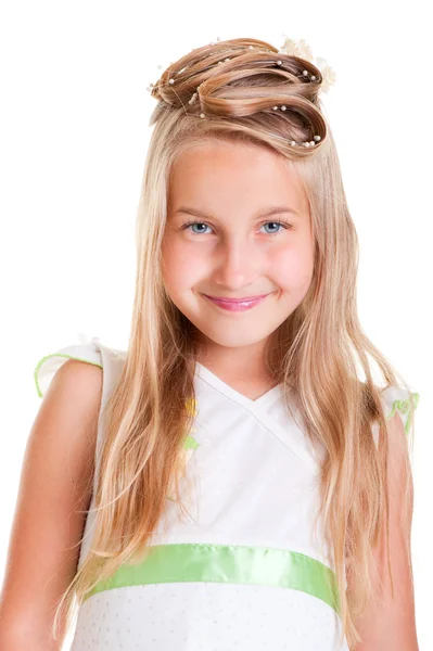 Menina sorridente com cabelo comprido — Fotografia de Stock