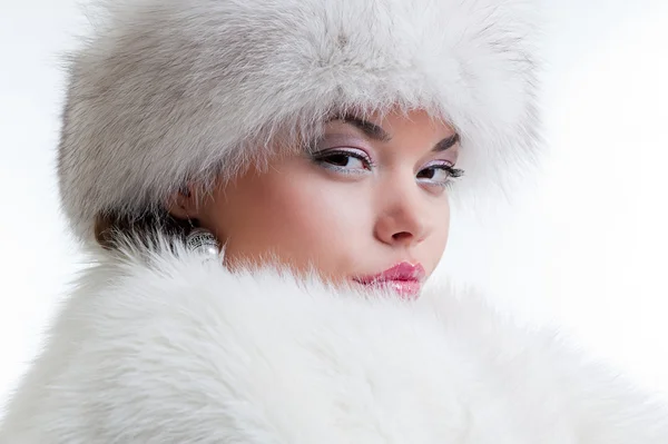 Χειμώνα πορτρέτο του ελκυστική γυναίκα — Φωτογραφία Αρχείου