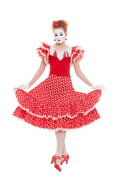 Schöne Pantomime im roten Kleid — Stockfoto