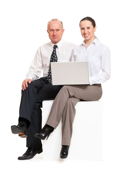Smiley medarbetare med laptop — Stockfoto