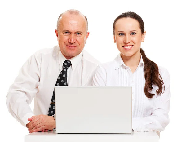 Arbetskamrater med laptop — Stockfoto