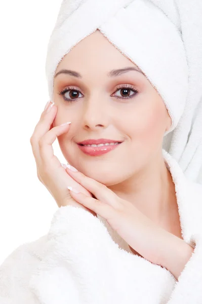 Vacker kvinna i vit handduk — Stockfoto