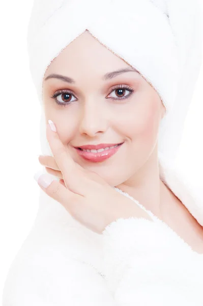 Mujer joven y bonita en toalla blanca —  Fotos de Stock