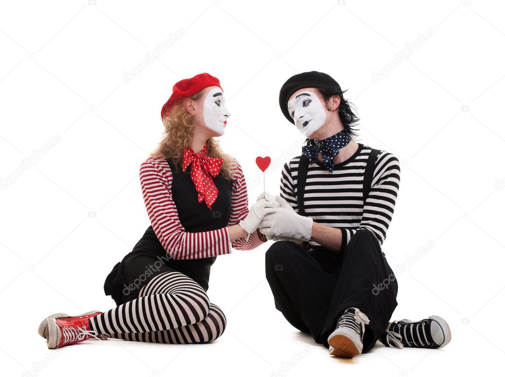 Smiley mimes in love