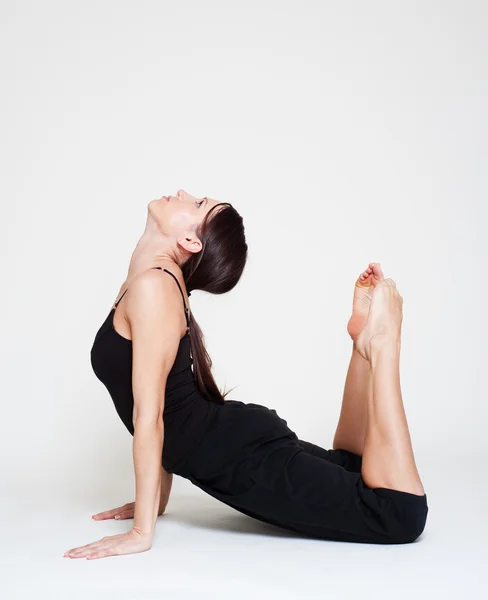 Flexibilidade mulher fazendo exercícios — Fotografia de Stock