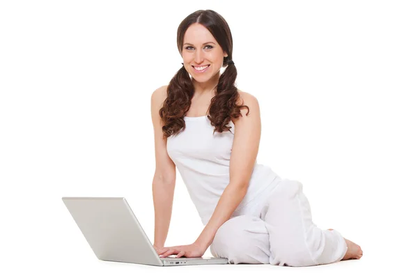 Pretty young with laptop — Stock Photo, Image