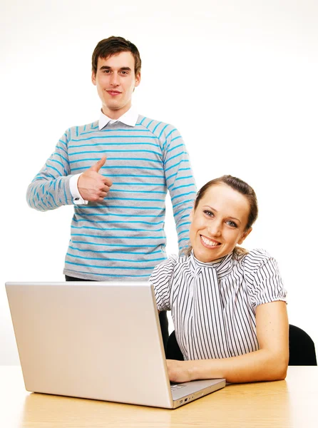 Paar mit Computer — Stockfoto
