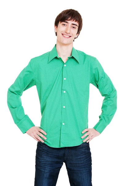 Улыбающийся мужчина в зеленой рубашке — стоковое фото