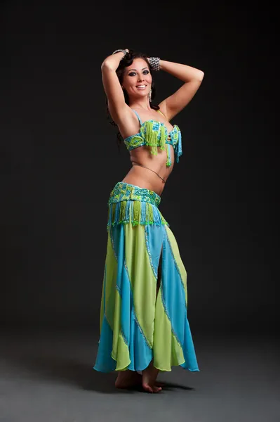 Όμορφη ανατολίτικο χορεύτρια — Φωτογραφία Αρχείου