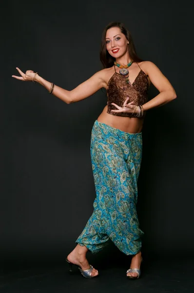 Woman in indian clothes dancing — Stock Photo, Image