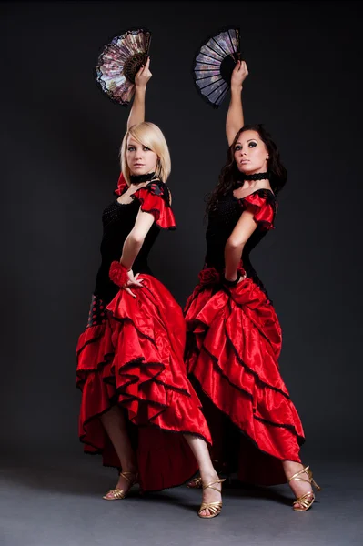Sexy espanhol mulheres dançando — Fotografia de Stock