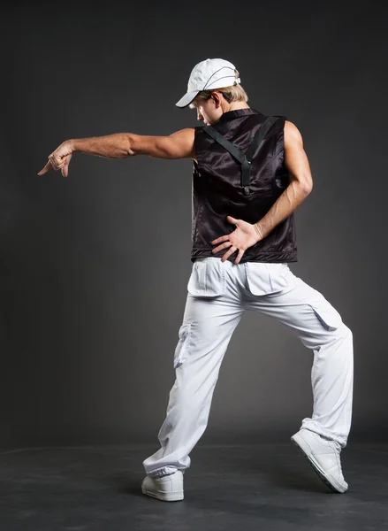 Hip-hop tancerka tańca wskazując — Zdjęcie stockowe