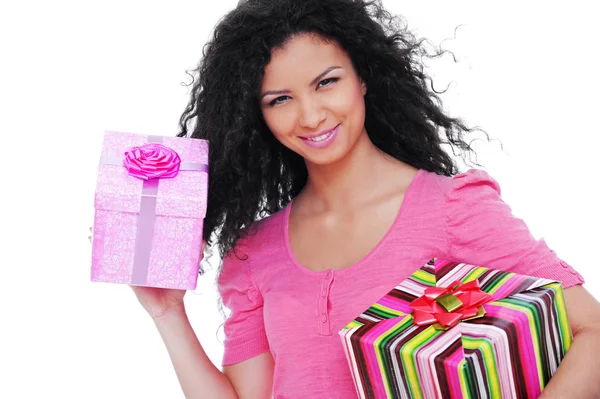 Femme heureuse tenant des cadeaux — Photo