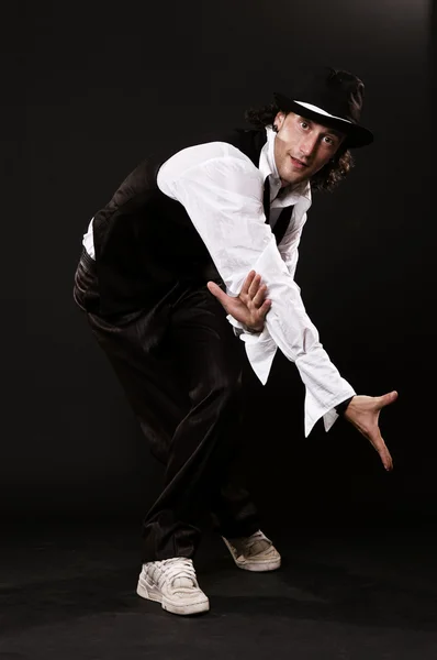 Guapo bailarín en ropa elegante — Foto de Stock