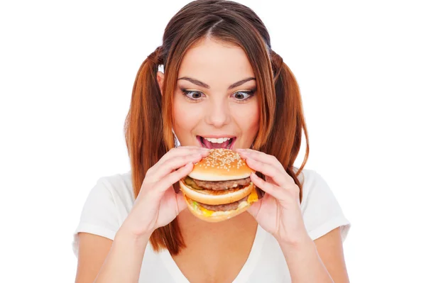 Kobieta z burger — Zdjęcie stockowe