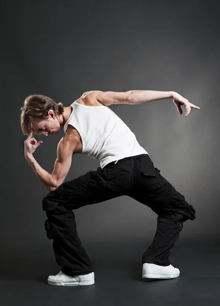 白い t シャツでアーバン ダンサー — ストック写真
