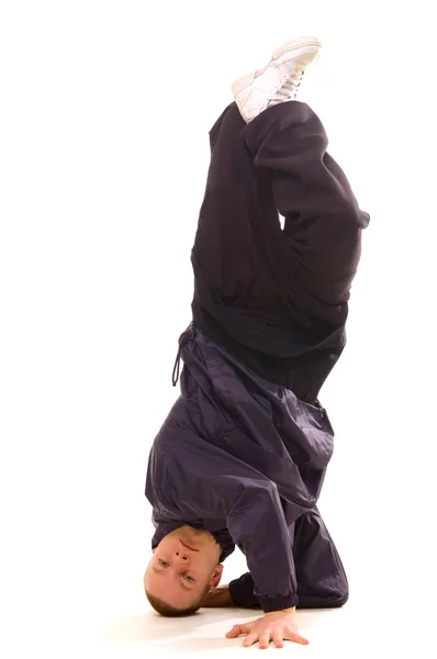 Танцовщица стоит на голове — стоковое фото