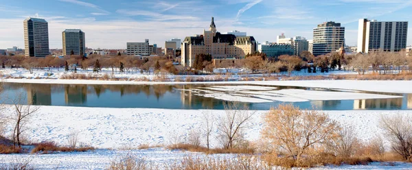 Miasta saskatoon zimy panoramiczne — Zdjęcie stockowe
