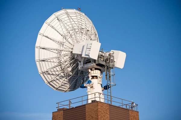 Промислові супутникова антена — стокове фото
