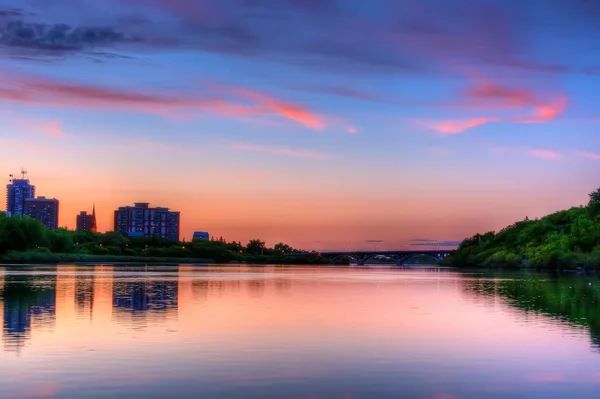 Rivière Saskatchewan Sud au coucher du soleil — Photo