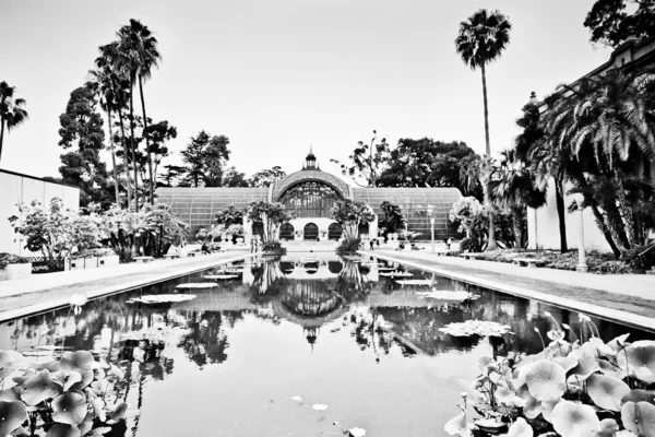 Botaniska byggnad på balboa park — Stockfoto