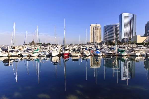 San Diego Yachts e City Skyline — Fotografia de Stock