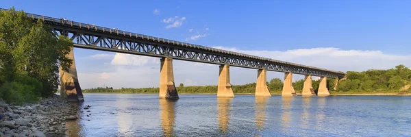 Demir tren köprüsü — Stok fotoğraf