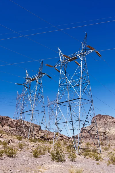 Torres de transmisión de potencia —  Fotos de Stock