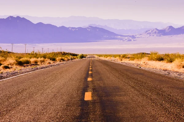 Woestijn snelweg — Stockfoto