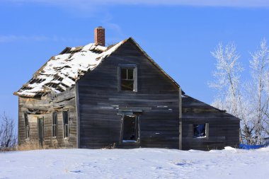Kış aylarında eski çiftlik evi