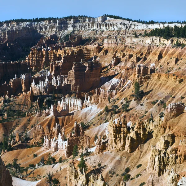 Βραχώδεις σχηματισμοί στο εθνικό πάρκο Bryce Canyon — Φωτογραφία Αρχείου