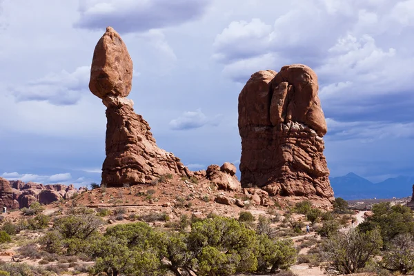Evenwichtige rots bij Arches National Park — Stockfoto