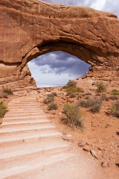 Norr fönster trail på arches national park — Stockfoto