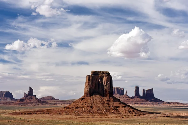 Buttes idealna szarozielonego Monument Valley — Zdjęcie stockowe