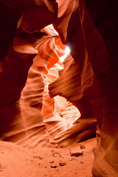 Arizon 的羚羊峡谷的美丽砂岩岩层 — 图库照片