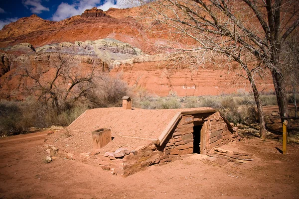 Yalnız dell ahır tarihi sitesinde, arizona eski bina — Stok fotoğraf