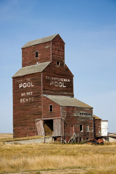 Abandoned Prairie Grain Elevator — Stock Photo, Image