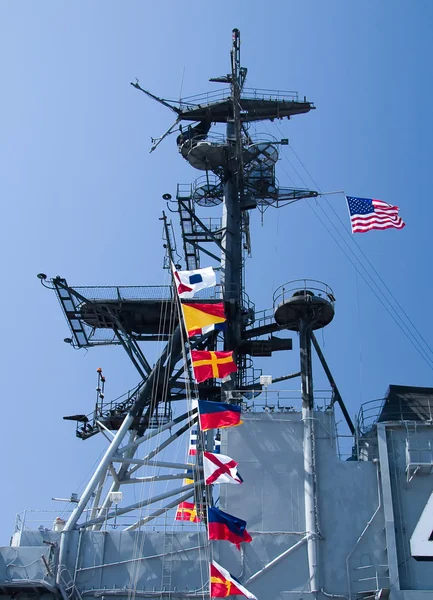 Banderas en el portaaviones — Foto de Stock
