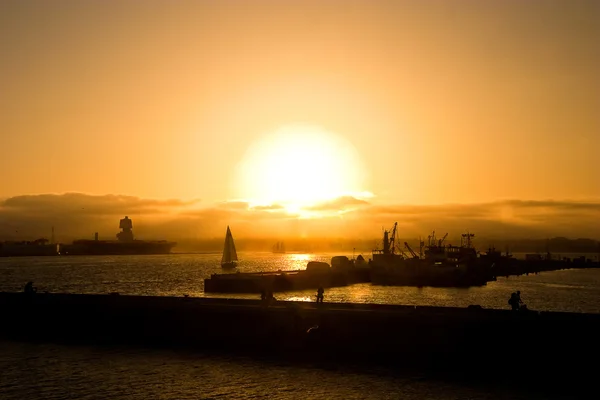 日落的圣迭戈船 — 图库照片