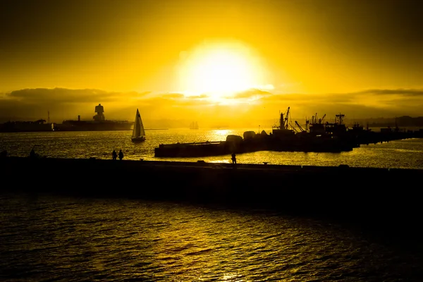 日落的圣迭戈船 — 图库照片