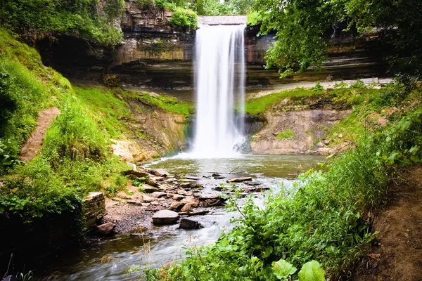Minnehaha водоспад розташований в штаті Міннесота Міннеаполіс Стокове Зображення
