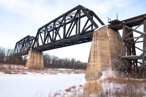 Ponte del treno in inverno — Foto Stock