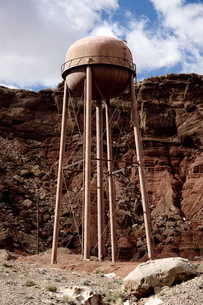 Oude watertoren bij wijnmoer ferry — Stockfoto