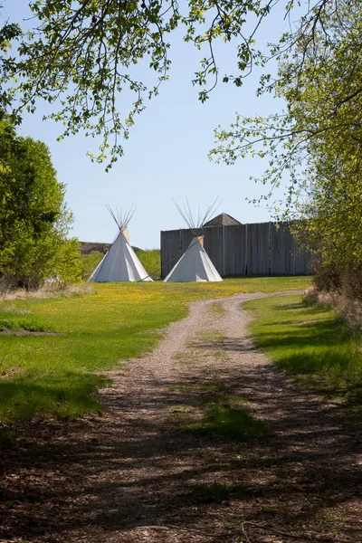 Indian Teepees outside Fort — Stock Photo, Image